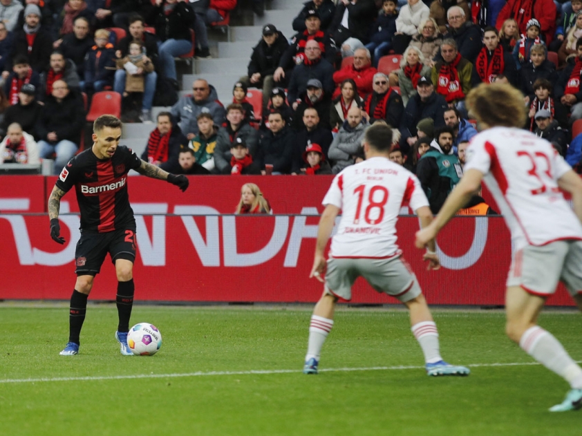 Bayer Leverkusen vẫn đang rất nỗ lực trong hành trình bảo vệ ngôi vương của mình (Ảnh: Bundesliga)
