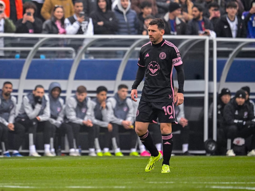 Lợi thế sân nhà sẽ giúp Messi và đồng đội nhiều khả năng có được cho mình 3 điểm (Ảnh: Eurosport)