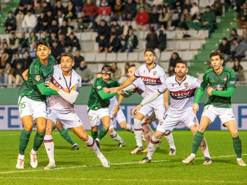 Almeria đang rất khát khao điểm vào lúc này (Ảnh: Eurosport)