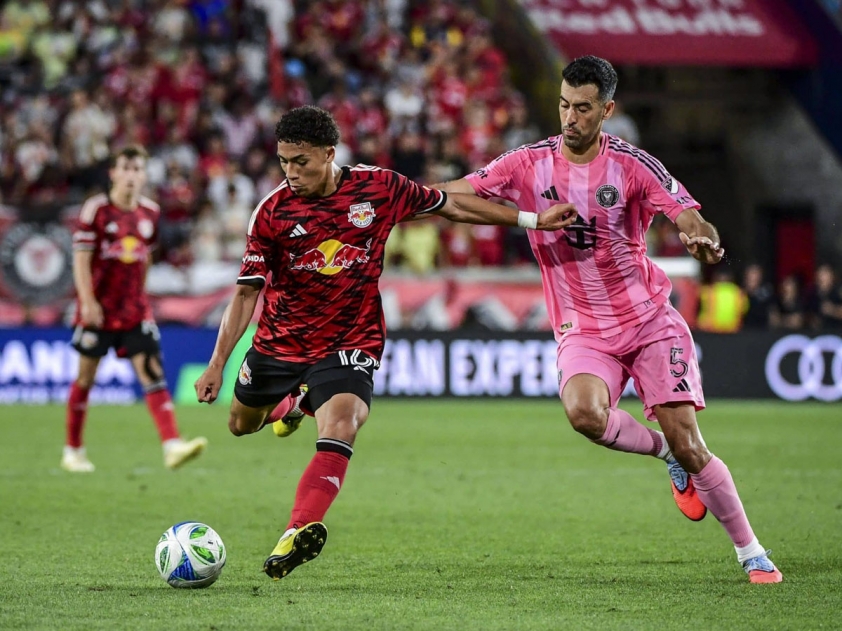 Chờ đợi Messi tỏa sáng để có được chiến thắng (Ảnh: MLS)