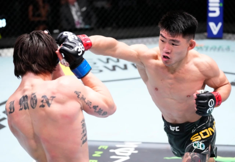Giới UFC chấn động Song Yadong đấm gục Simon: 'Ma vương' thán phục, chờ đợi trận tranh đai 274824