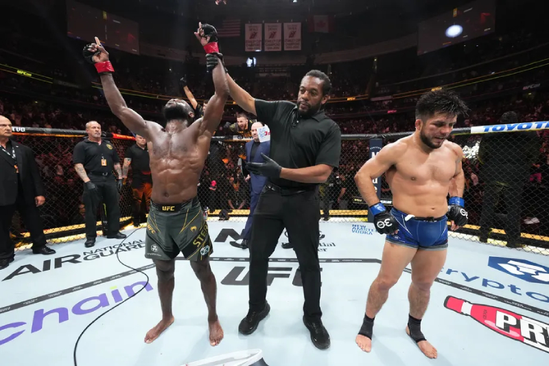 UFC 288 hạ màn nghẹt thở: Sterling hạ huyền thoại Cejudo sau 5 hiệp, thành công bảo vệ đai 277006