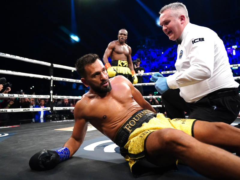Youtuber KSI ra đòn khuỷu tay hiểm ác hạ knock-out Fournier, rúng động làng boxing