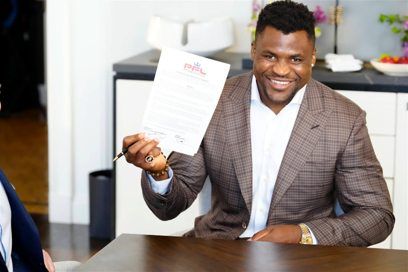 ‘Quái thú’ Ngannou kiếm hợp đồng béo bở nhất lịch sử MMA, khẩu chiến dữ dội với chủ tịch UFC