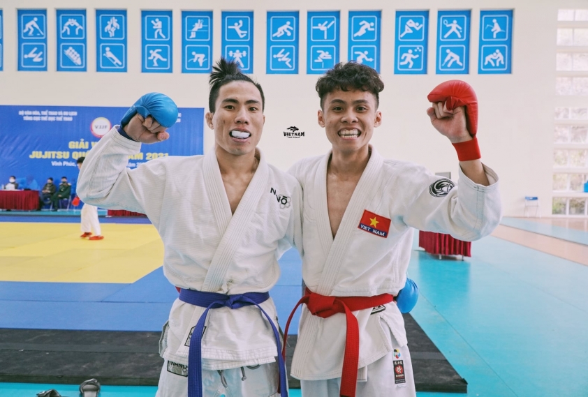 Phạm Văn Nam vs. Đinh Văn Hương: Lại một cuộc đại chiến nữa giữa Striking và Grappling 310395
