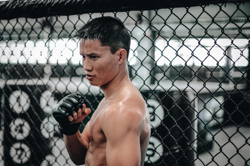 Võ sĩ MMA gốc Việt từng hạ gục nhà vô địch ngông cuồng trong 25 giây là ai? 397215