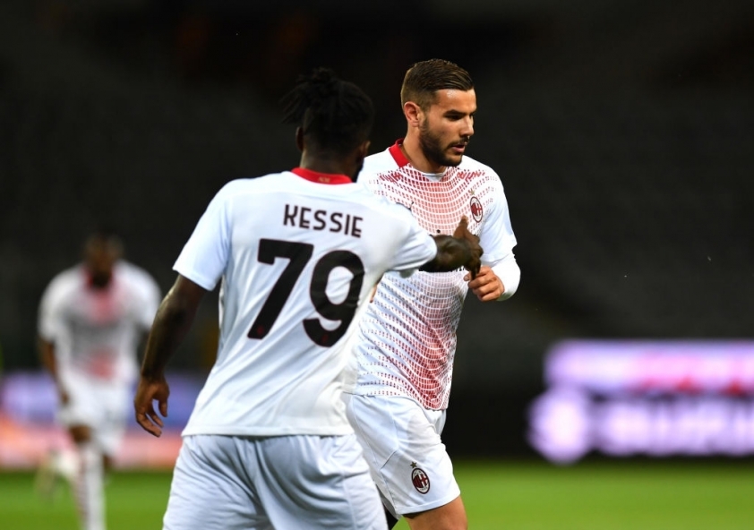 Milan nghiền nát Torino ngay trên sân khách