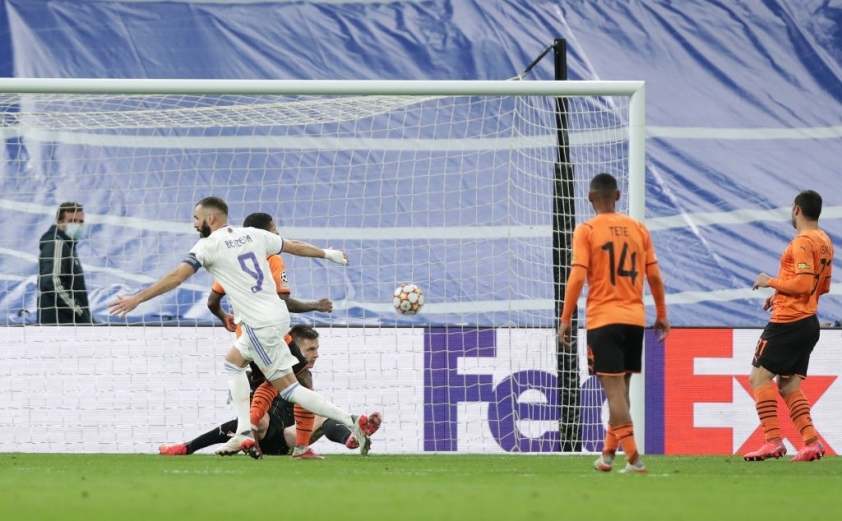 Benzema hoàn tất cú đúp ở phút 61. Ảnh: Getty