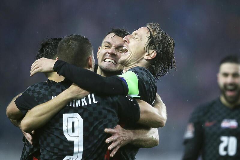 Croatia giành vé tới World Cup 2022 sau màn thủy chiến kinh điển-87865