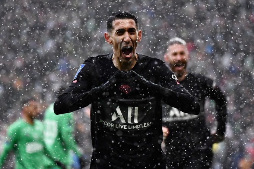 Di Maria hiện thực hóa pha kiến tạo của Messi. Ảnh: Getty