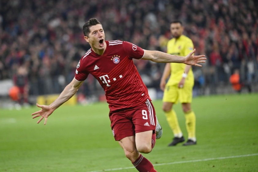 Lewandowski thắp sang hy vọng cho đội chủ nhà