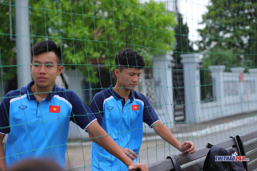 HLV Park đến xem giò 'đàn em Công Phượng' 39277