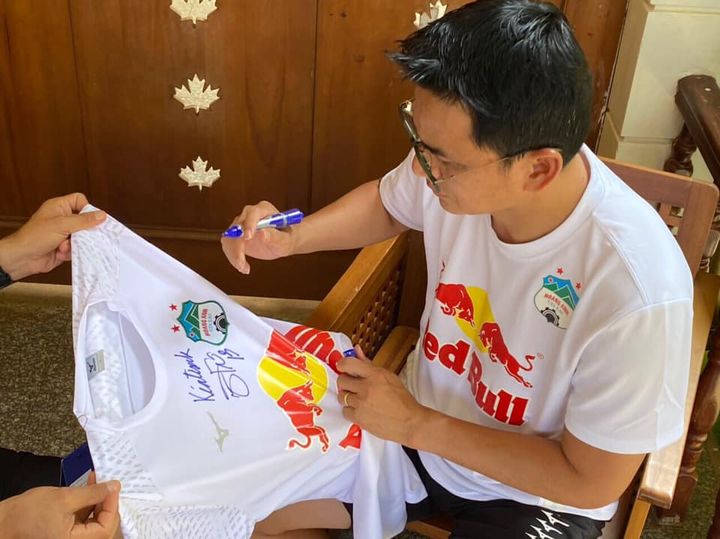 HAGL khiến NHM 'nức lòng' với hành động nhân văn 44118