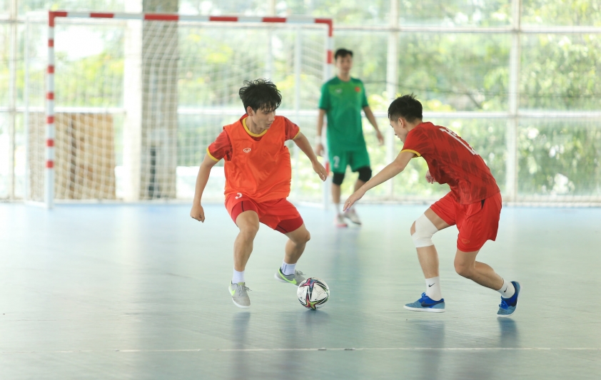 ĐT Việt Nam căng mình tập luyện trước trận giao hữu với Tây Ban Nha 69252