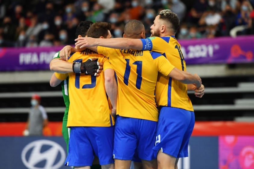 Chiến thắng hoàn toàn thuyết phục của futsal Brazil (Ảnh: Getty)