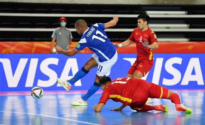 Futsal Brazil đang đứng đầu bảng D (Ảnh: Getty)