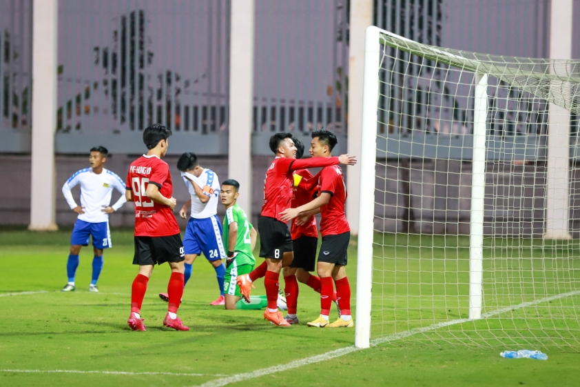 Trực tiếp PVF 2-0 Huế: Chủ nhà dẫn trước-92090