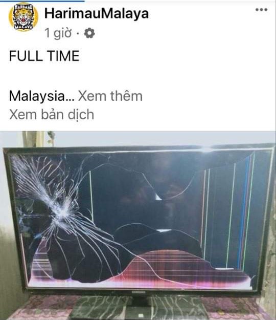 CĐV Malaysia đập vỡ tivi sau khi đội nhà thua đau đớn ĐT Việt Nam? 95078