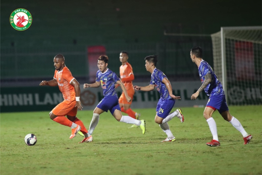Trực tiếp HAGL 0-0 Bình Định: Thế trận căng thẳng-102695