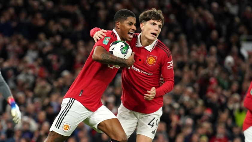 Giúp Man United thắng lợi, sao trẻ đi vào lịch sử 216411