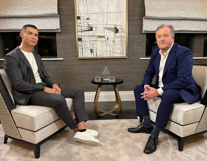 Ronaldo chê đẳng cấp của Man United không bằng Arsenal 217376