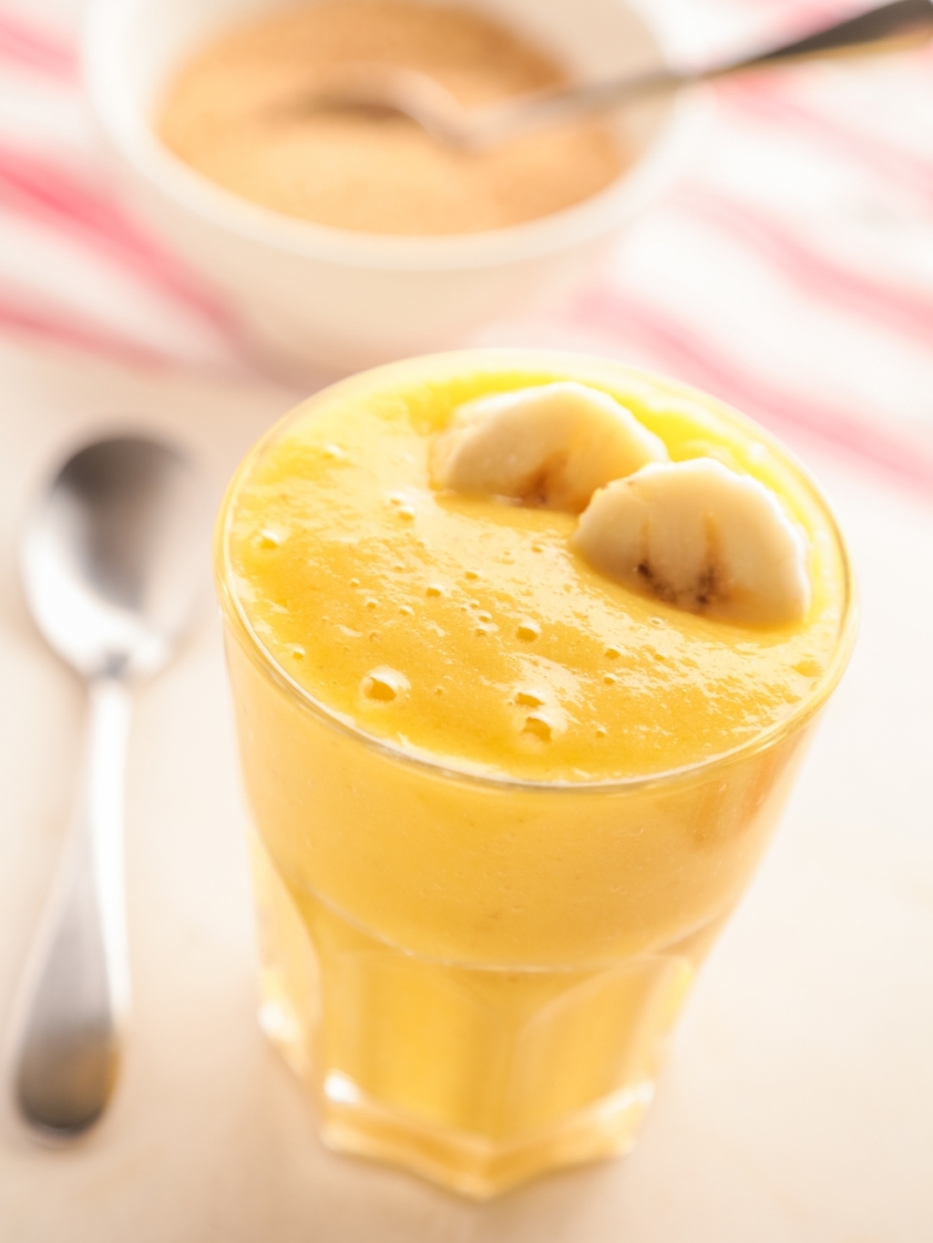 banana-mango-smoothie