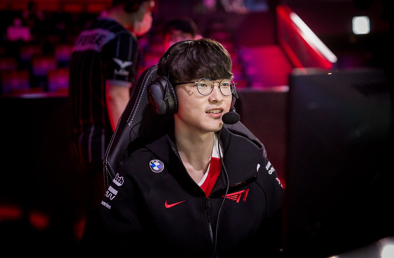 Faker và T1 đã chiến thắng AF với tỷ số 2-1 trong khuôn khổ vòng bảng giải đấu LCK mùa hè 2021