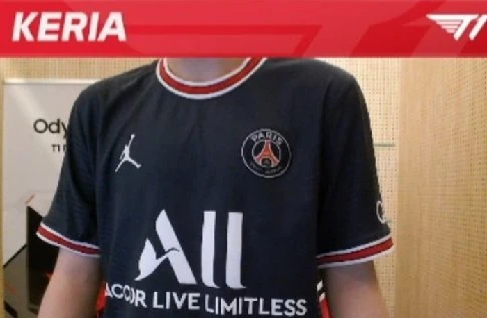 LMHT: Keria hóa ra là fan cuồng của Messi, mặc cả áo đấu của PSG livestream 68703