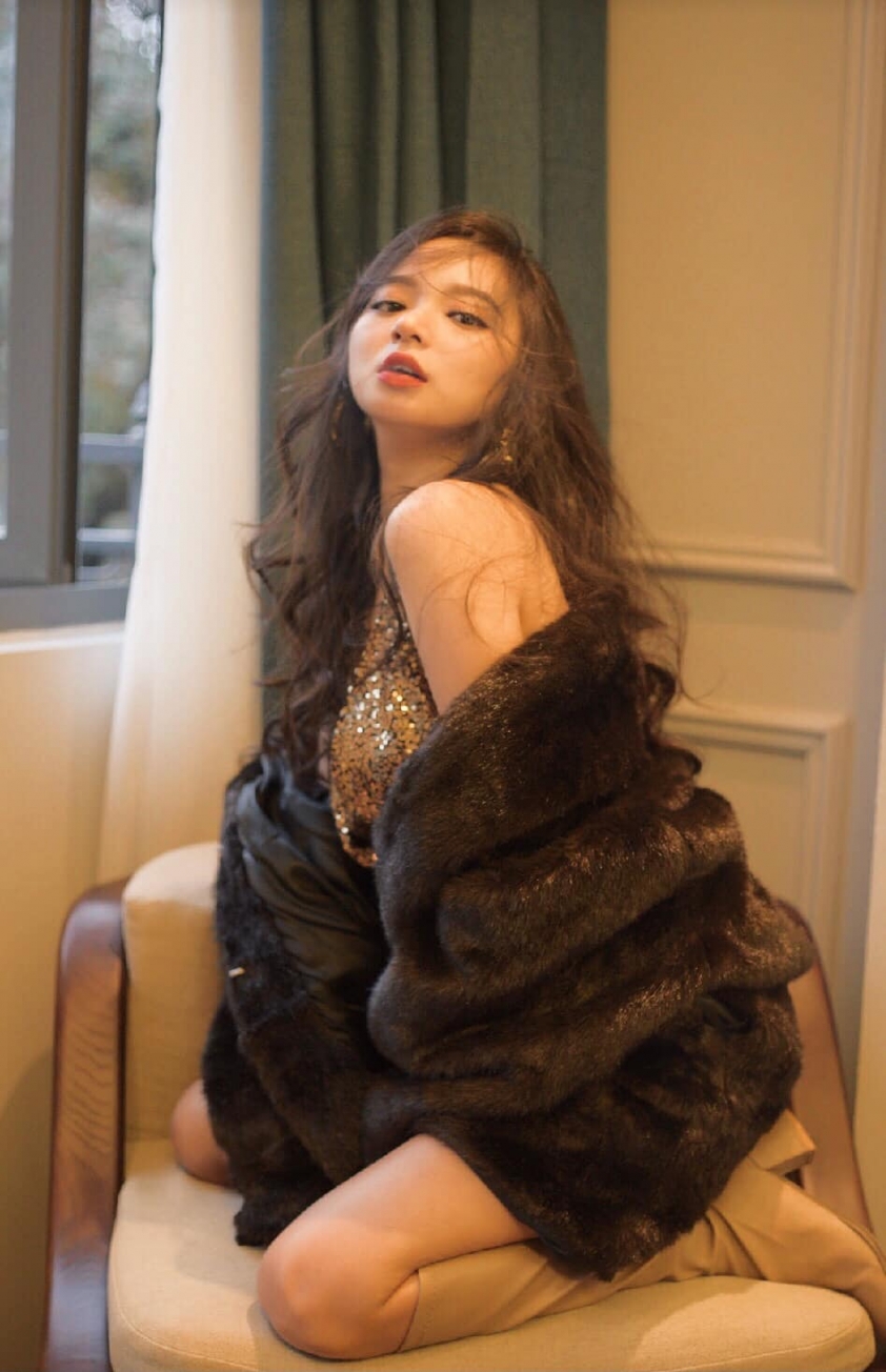 Streamer Vũ Ngọc Kim Chi và loạt ảnh với thần thái sexy khó cưỡng - Ảnh 4