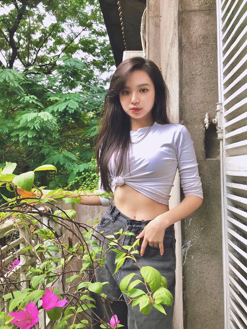 Streamer Vũ Ngọc Kim Chi và loạt ảnh với thần thái sexy khó cưỡng - Ảnh 1
