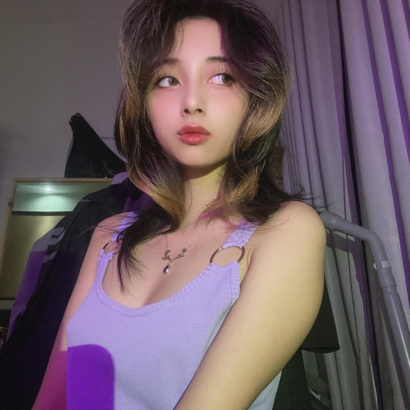 lmht-nu-trong-tai-sexy-cua-giai-dau-vcs-khien-nguoi-xem-me-met-8