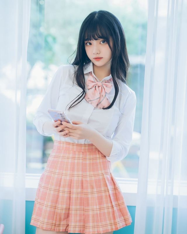 nu-streamer-tu-bo-su-nghiep-vo-si-mma-ve-lam-game-thu-lmht-2