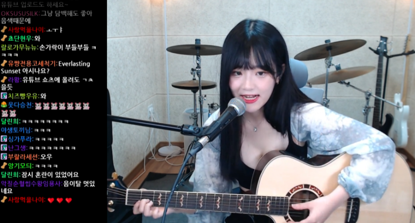 nu-streamer-tu-bo-su-nghiep-vo-si-mma-ve-lam-game-thu-lmht-4