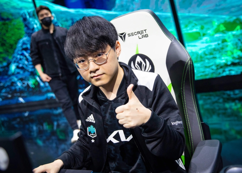 ShowMaker lên tiếng ủng hộ việc Riot Games xóa tính năng chat all trong LMHT 81687