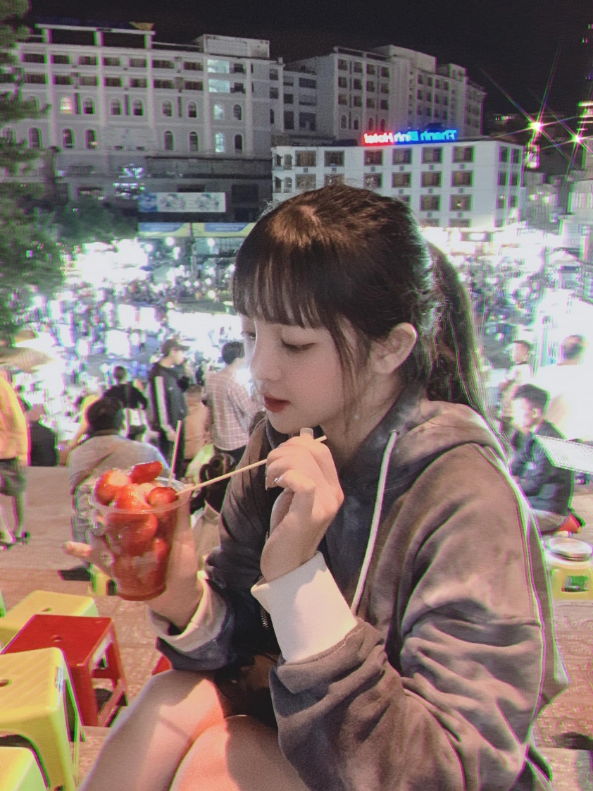 Ngắm nhan sắc 10 nữ streamer đang dẫn đầu cuộc thi Miss Creator 84108