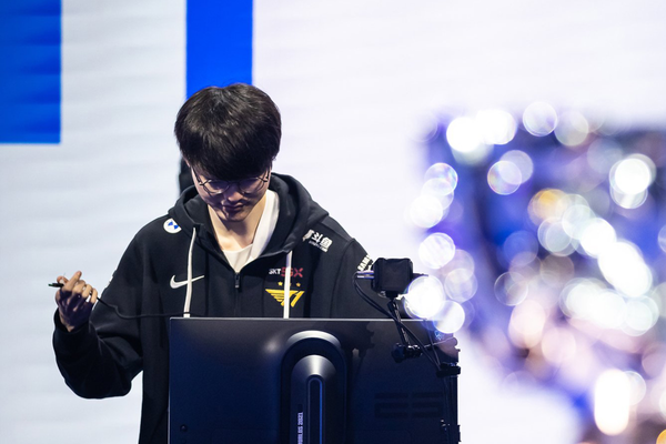 Soi bộ gear của 'quỷ vương' Faker tại CKTG 2021 85411