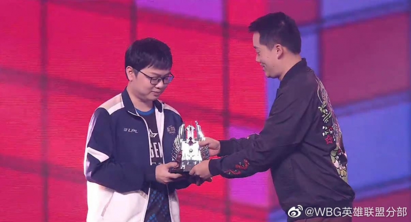SofM được bầu chọn là tuyển thủ xuất sắc nhất tại All-Star LPL 2021 1