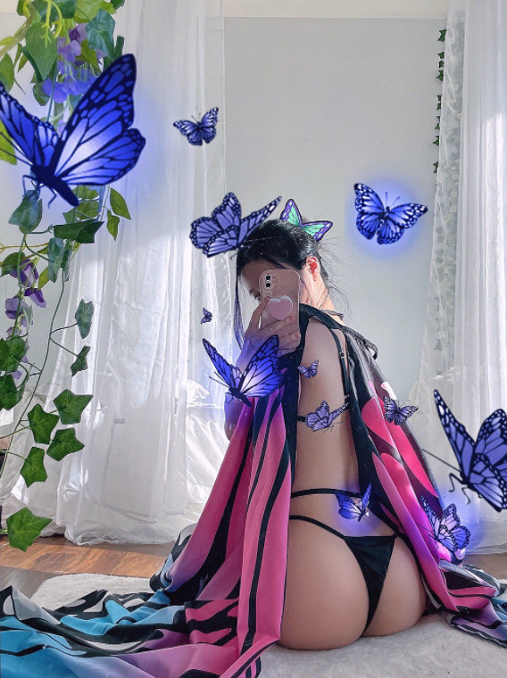 Nữ cosplayer nổi tiếng của Valorant gây bất ngờ khi lần đầu lộ mặt 6
