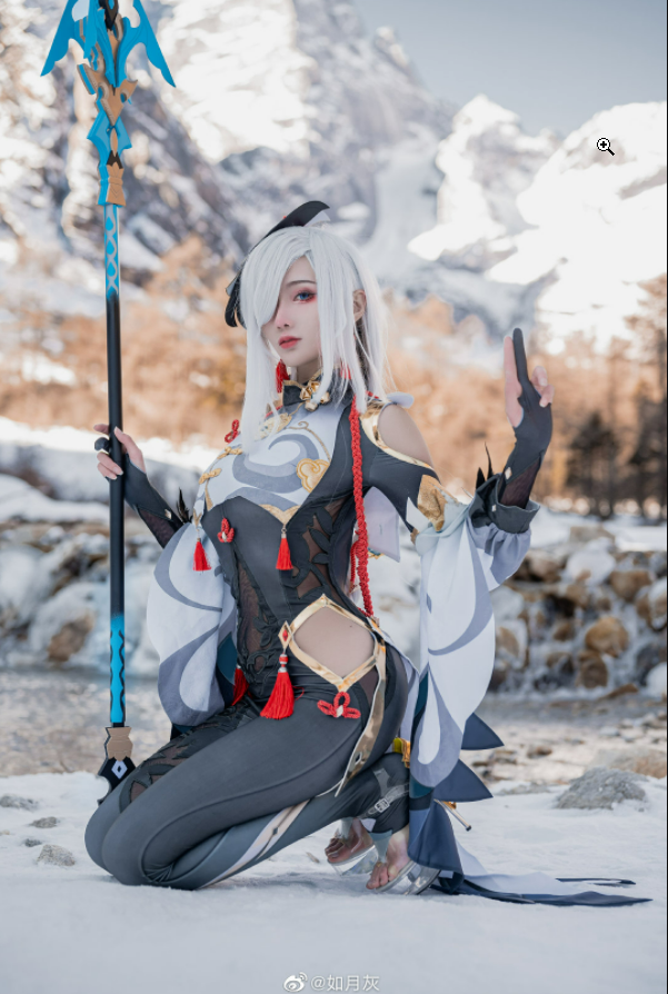 Ash tạo nên một màn cosplay hoàn hảo
