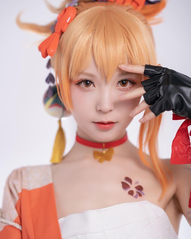 Màn cosplay Yoimiya 'hết nước chấm' từ hot girl Trung Quốc 102359
