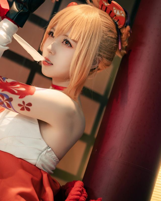 Màn cosplay Yoimiya 'hết nước chấm' từ hot girl Trung Quốc 102362