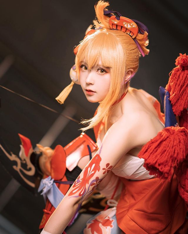 Màn cosplay Yoimiya 'hết nước chấm' từ hot girl Trung Quốc 102365