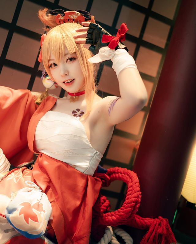 Màn cosplay Yoimiya 'hết nước chấm' từ hot girl Trung Quốc 102368