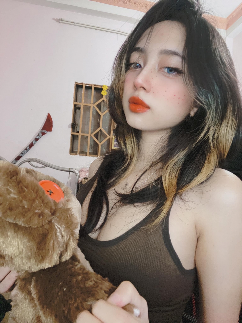 Nữ trọng tài sexy của VCS bất ngờ công khai bạn trai 102258