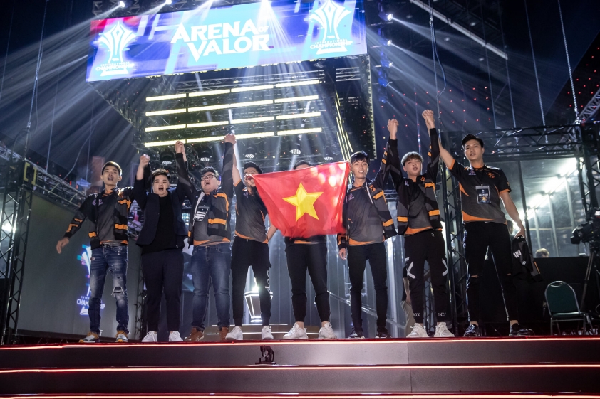 Liên Quân Mobile: Team Flash chính thức chia tay đội trưởng Gấu 104350