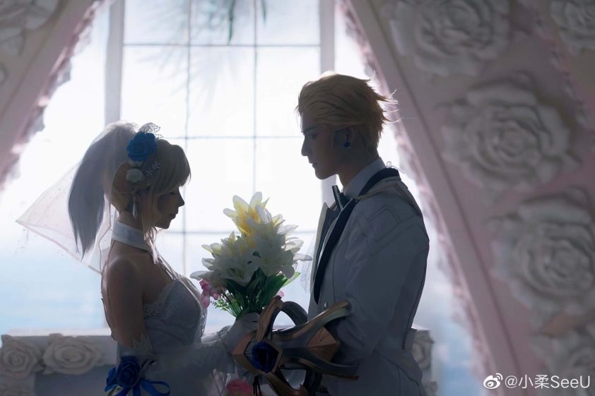 Ngắm màn cosplay Lux Khiết Tinh Hồng Hoa trong LMHT: Tốc Chiến 105880