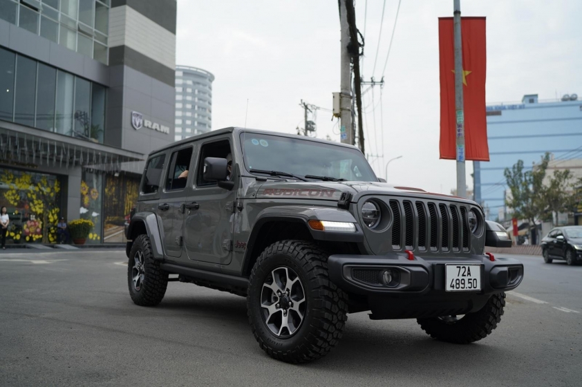 gia-xe-jeep-wrangler-oto-com-vn-1-258f