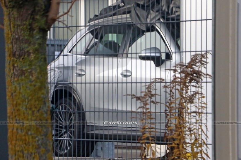 Hé lộ ngoại thất của Mercedes-Benz GLC 2023 116311