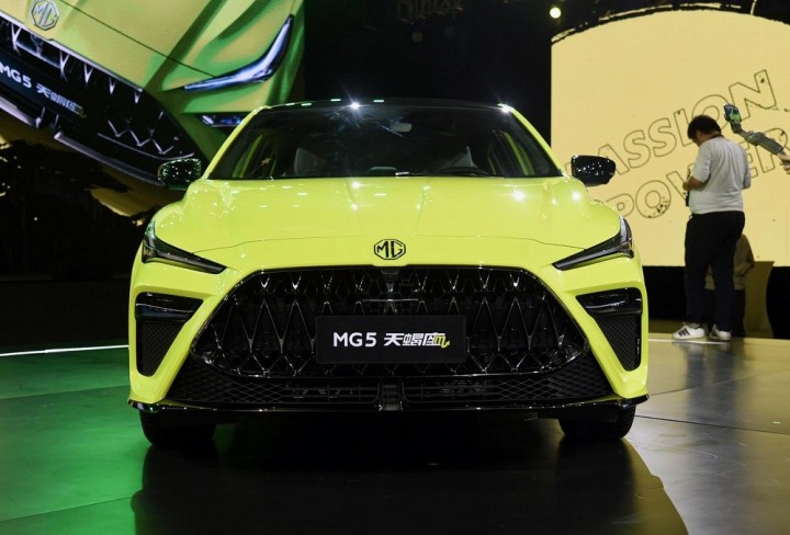 mg5-scorpio-2022-2-bf12-103004