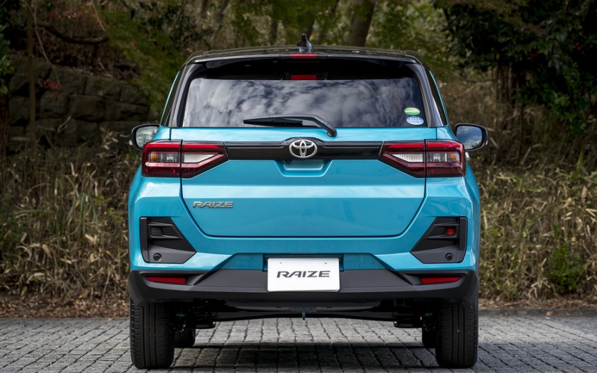 rear view Toyota Raize Z 2020